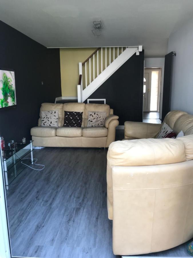 Double Room Next To Burnham Elizabeth Line Station Slough Zewnętrze zdjęcie