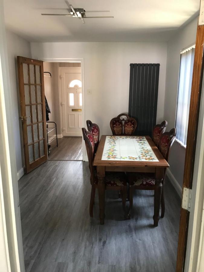 Double Room Next To Burnham Elizabeth Line Station Slough Zewnętrze zdjęcie